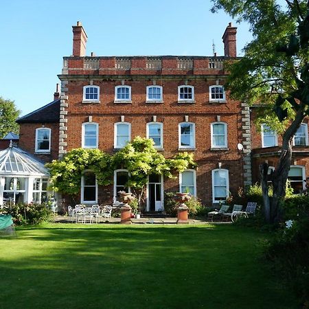 West Wing D'Isney Place. Lincoln Exterior foto