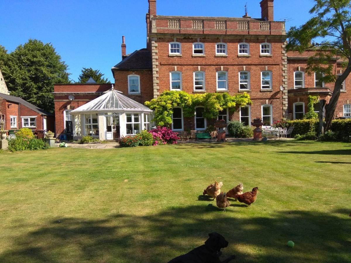 West Wing D'Isney Place. Lincoln Exterior foto